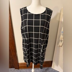 Black and White Grid Pattern Sleeveless Top